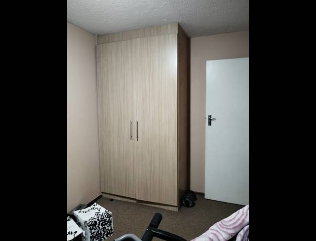 2 BEDROOM APARTMENT FOR SALE IN GLEN MARAIS